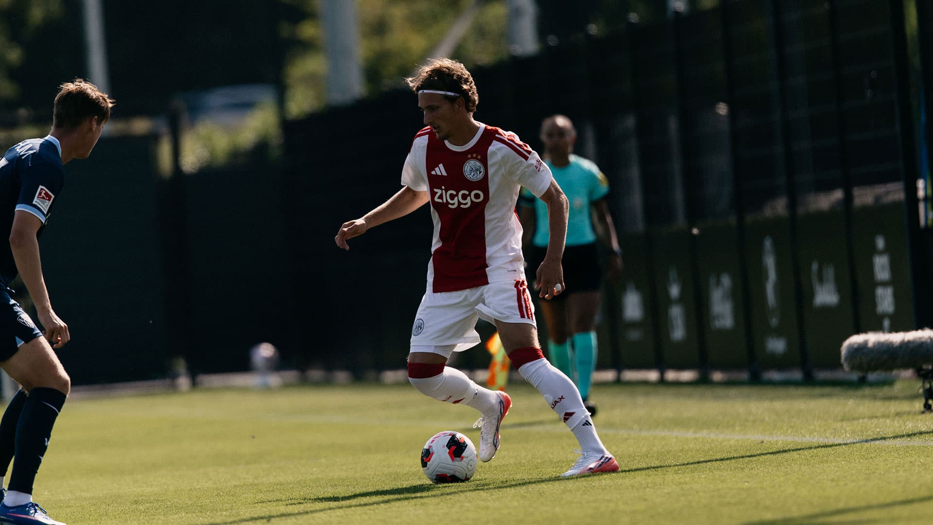 Ajax, Mika Godts verso l'addio? Il PSG osserva con attenzione