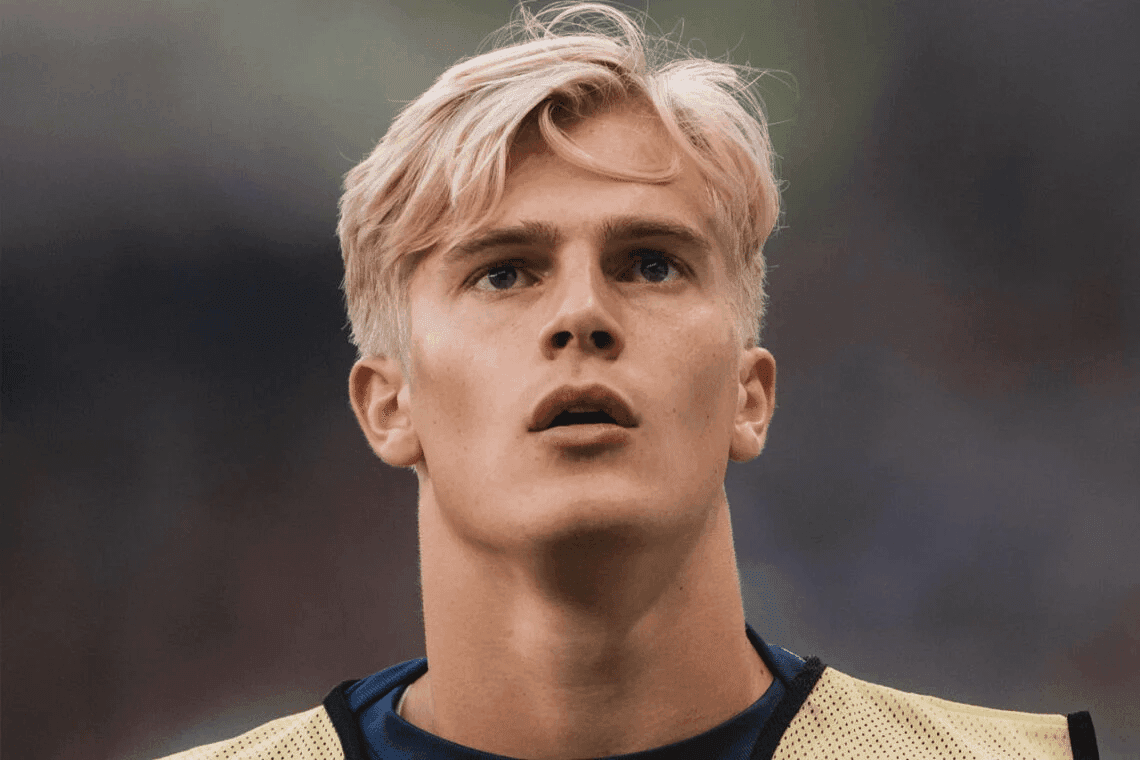 Lucas Bergvall rinnova ufficialmente il contratto con il Tottenham