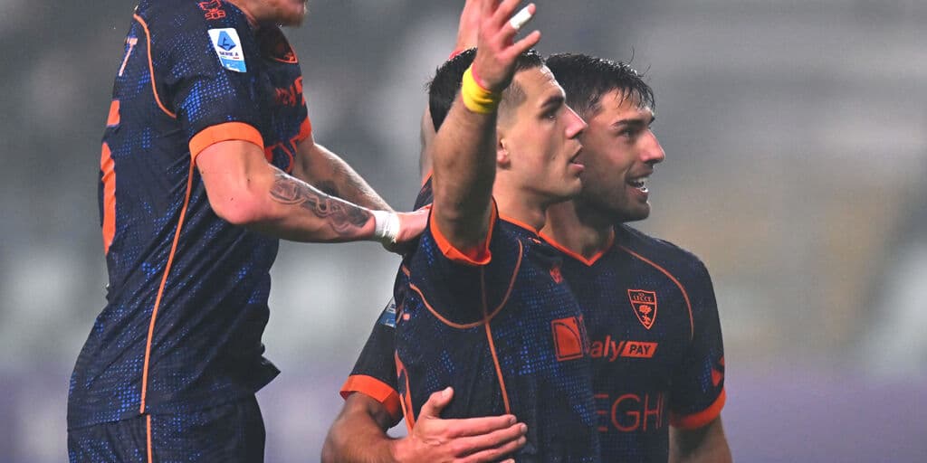 Monza e Lecce pareggiano 2-2 in un match ricco di emozioni